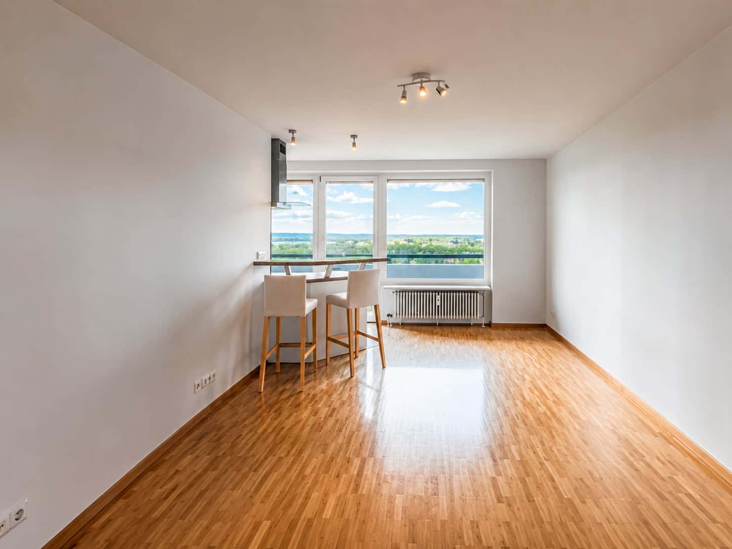 Etage kaufen in München — Wohn- und Schlafbereich