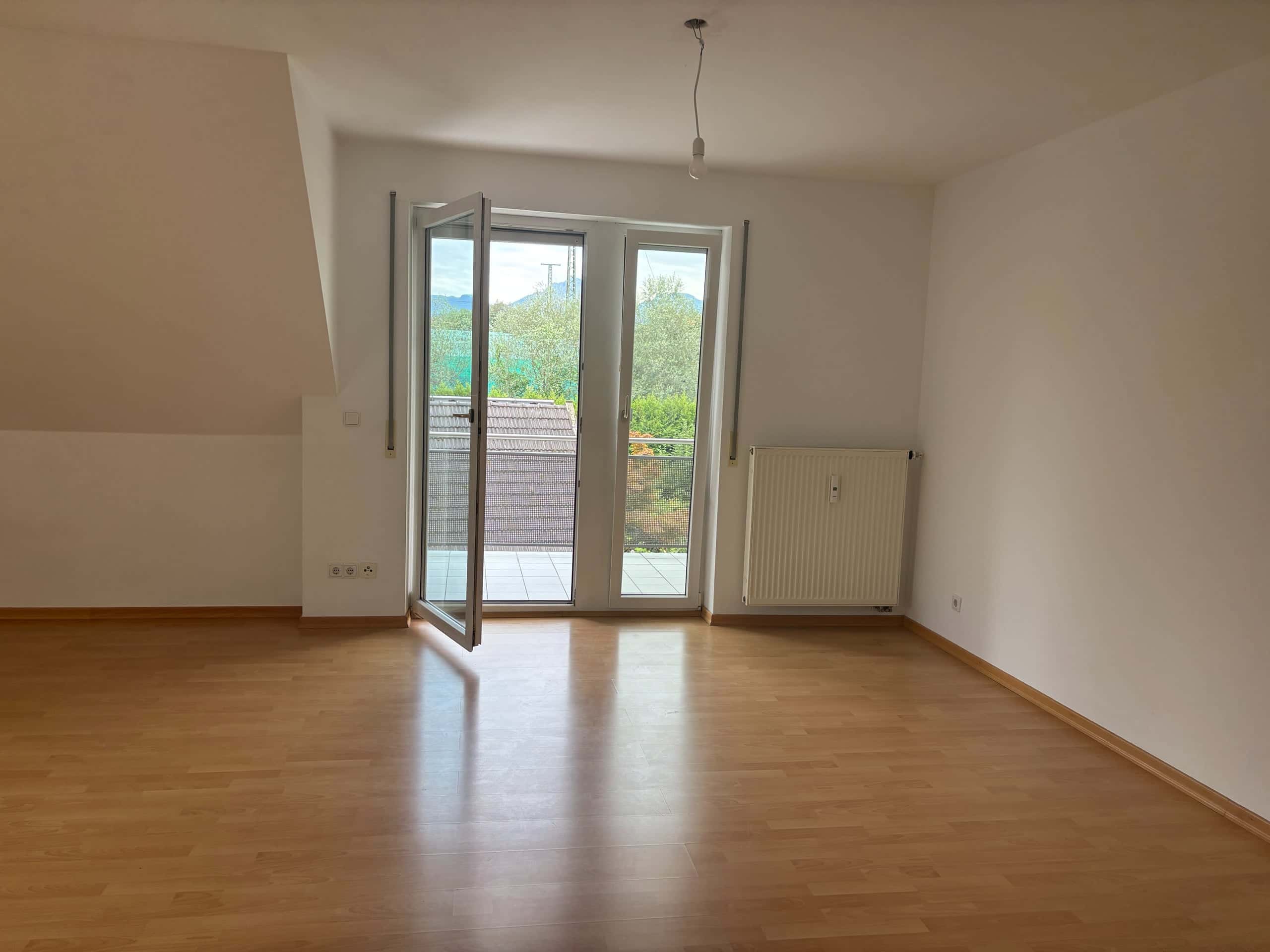 Etage kaufen in Freilassing — Wohnzimmer