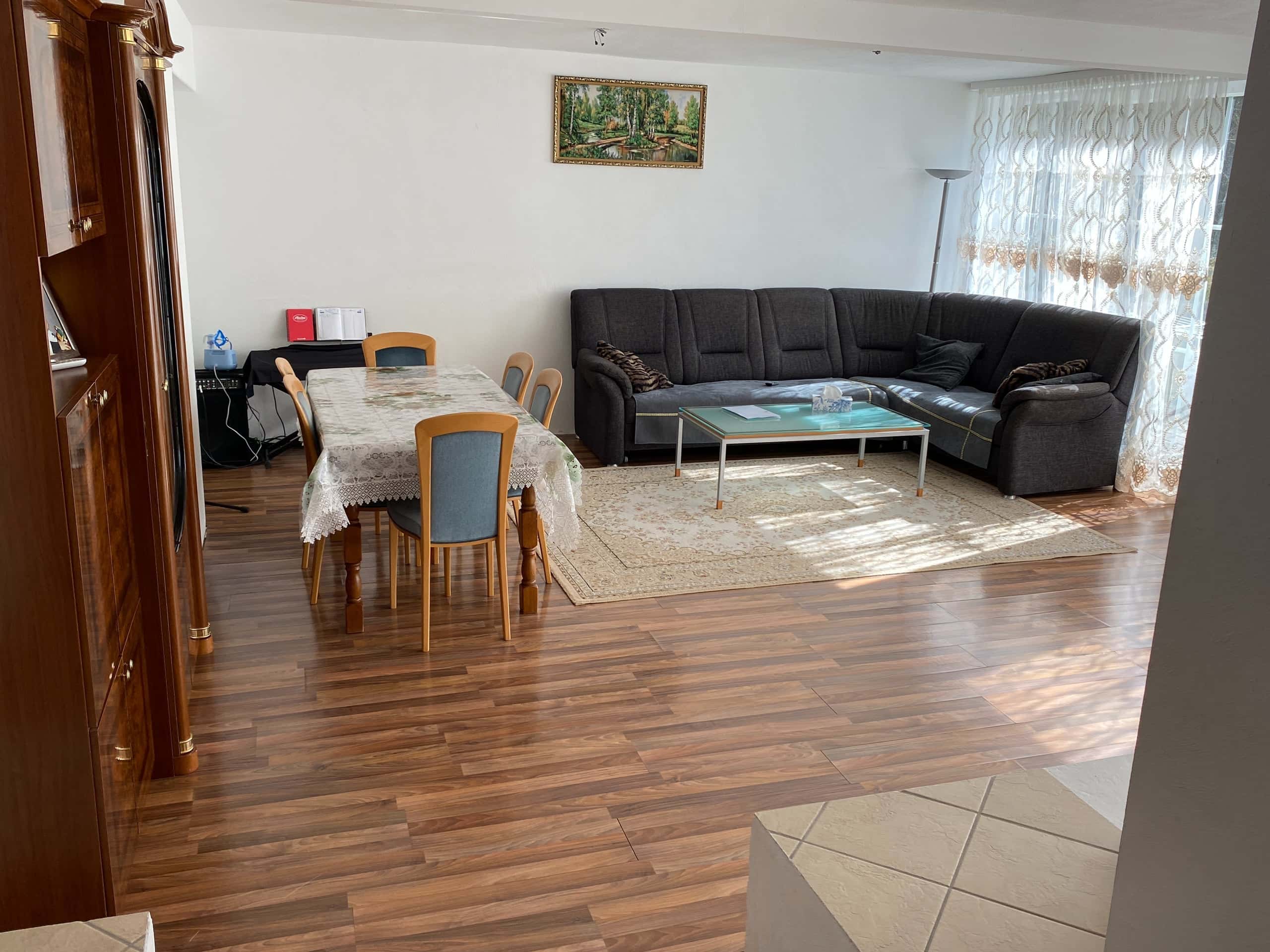 Einfamilienhaus kaufen in Rosenheim — Wohnzimmer