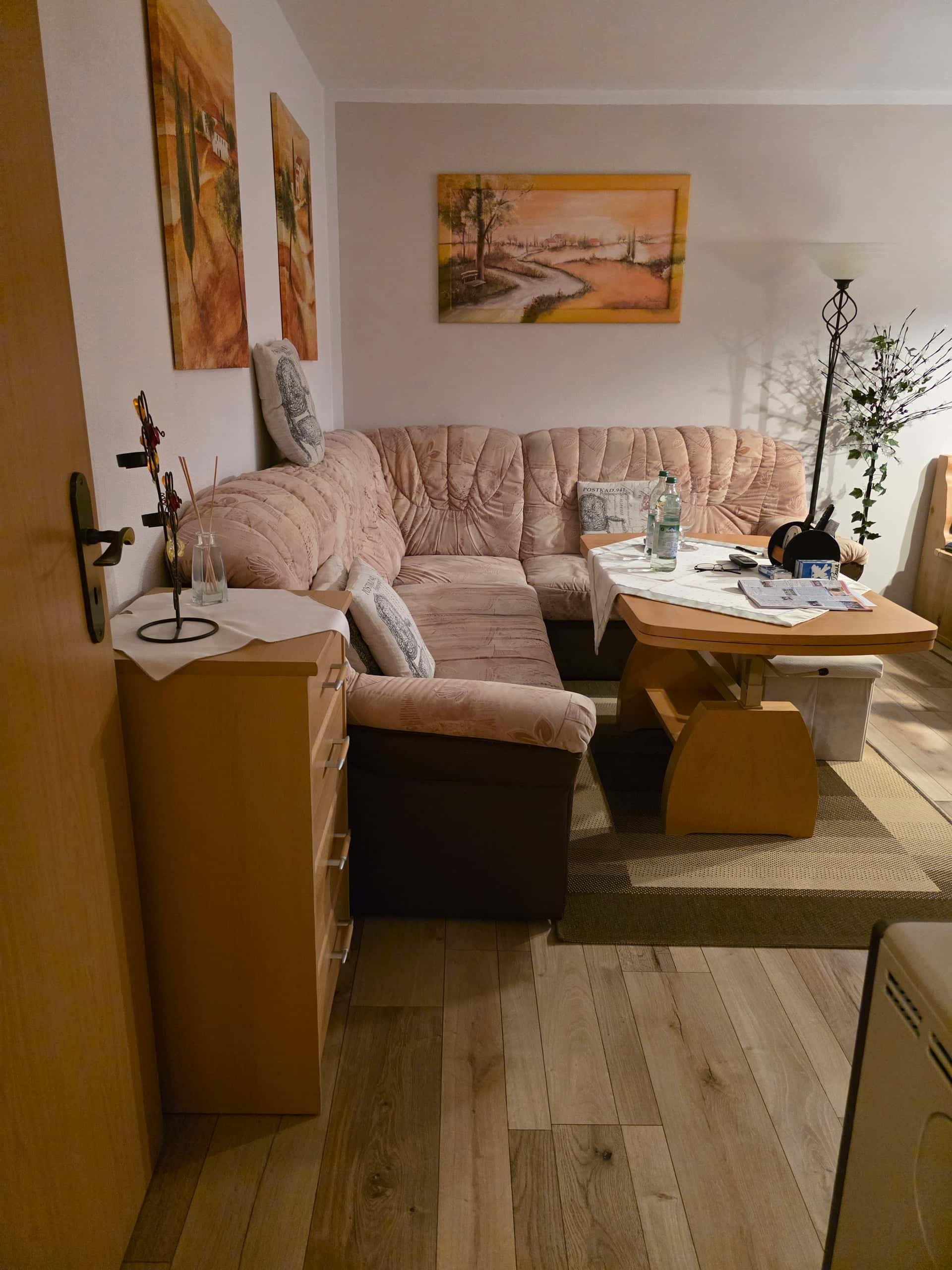 Etage kaufen in Waldkraiburg — Wohnzimmer