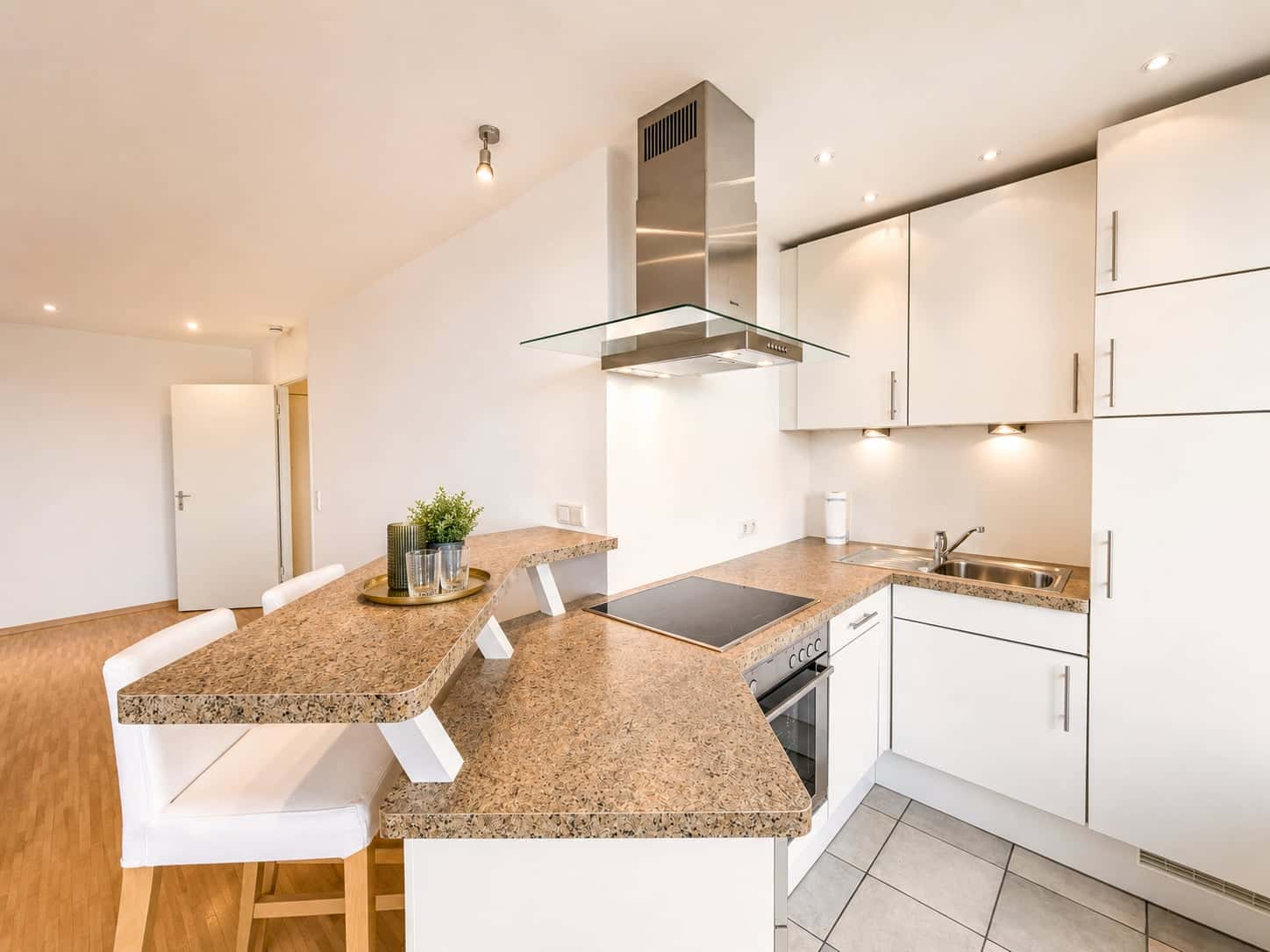 Etage kaufen in München — Küche