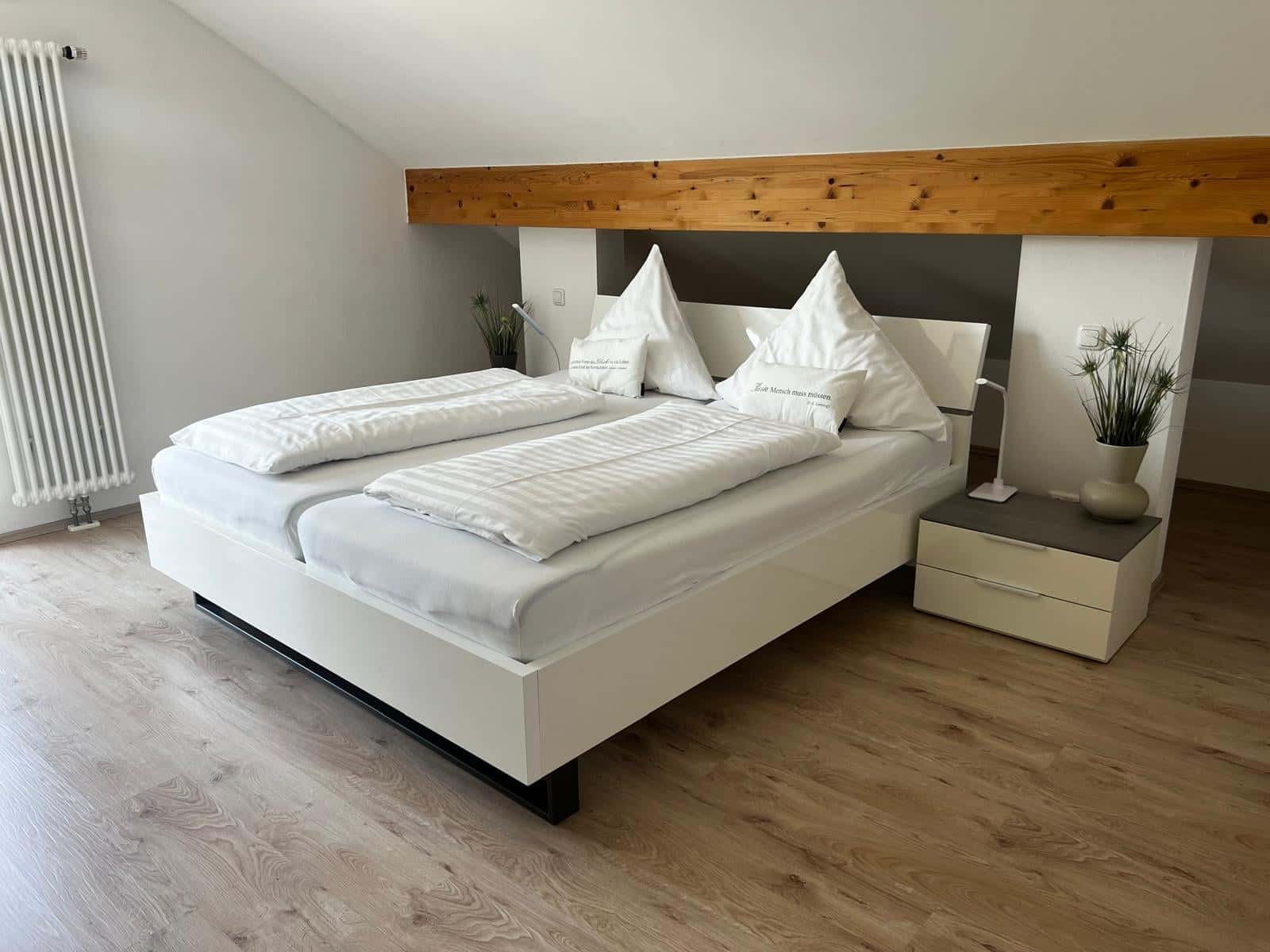 Schlafzimmer DG