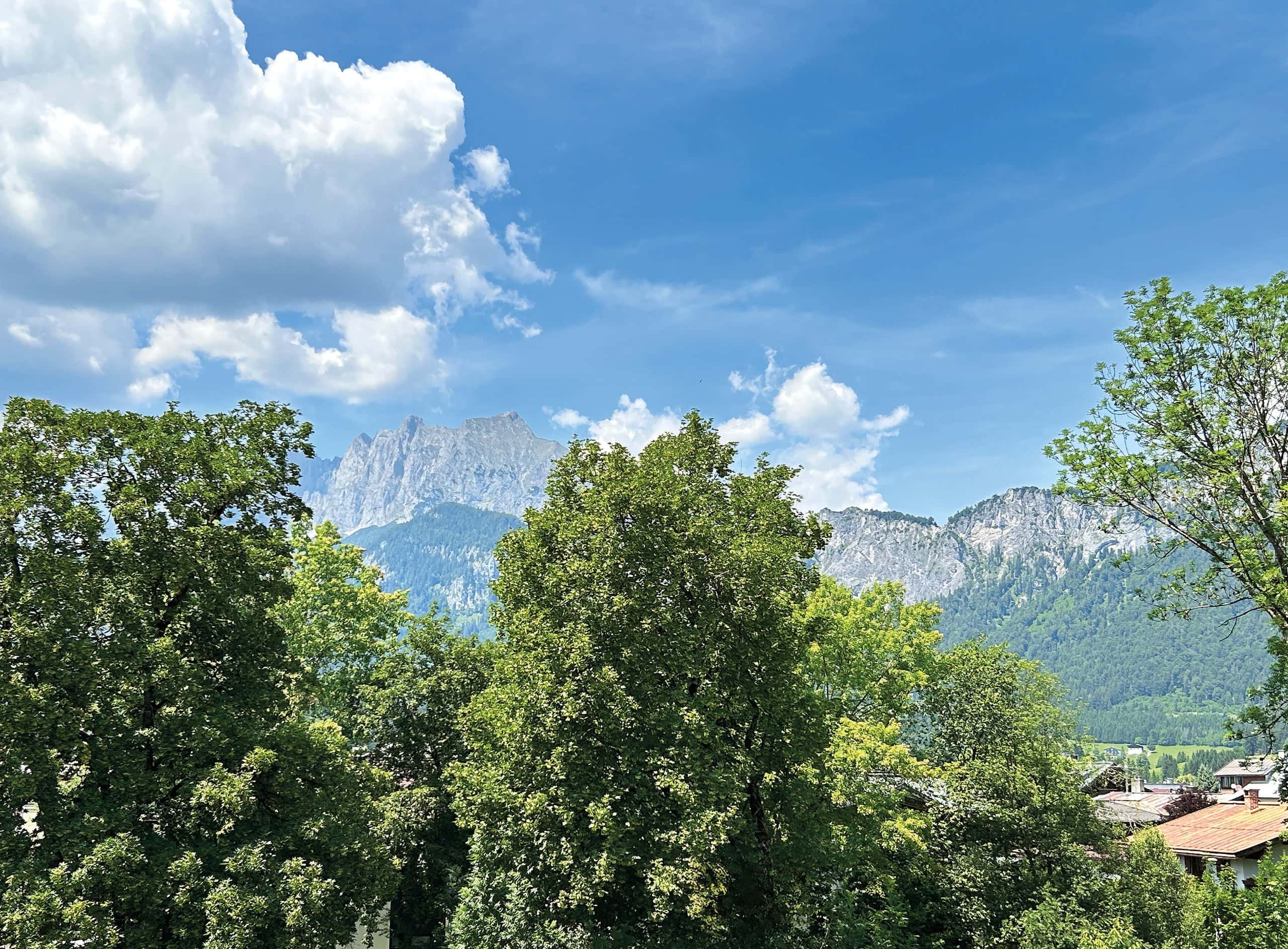 Ausblick von der Dachterrasse zum Wilder Kaiser