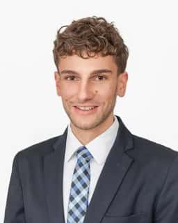 Porträt Jonas Graßl, ALPHAUS Immobilien