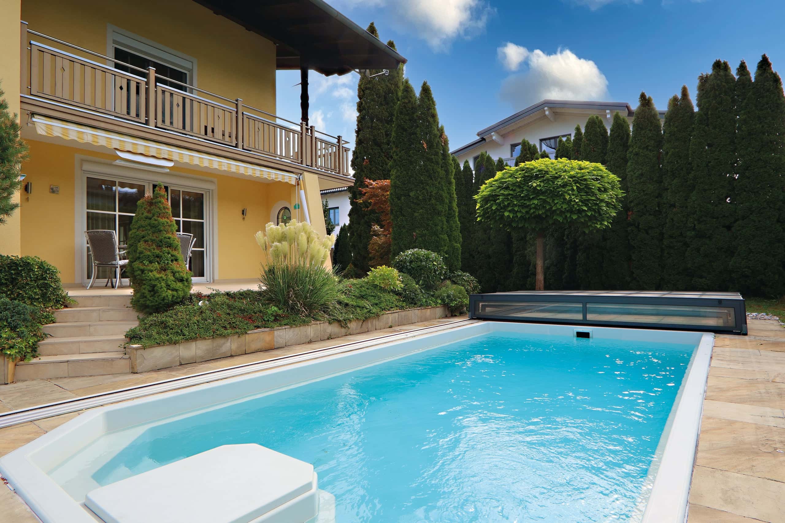 Einfamilienhaus kaufen in Wals — Pool mit angrenzender Sonnenterrasse